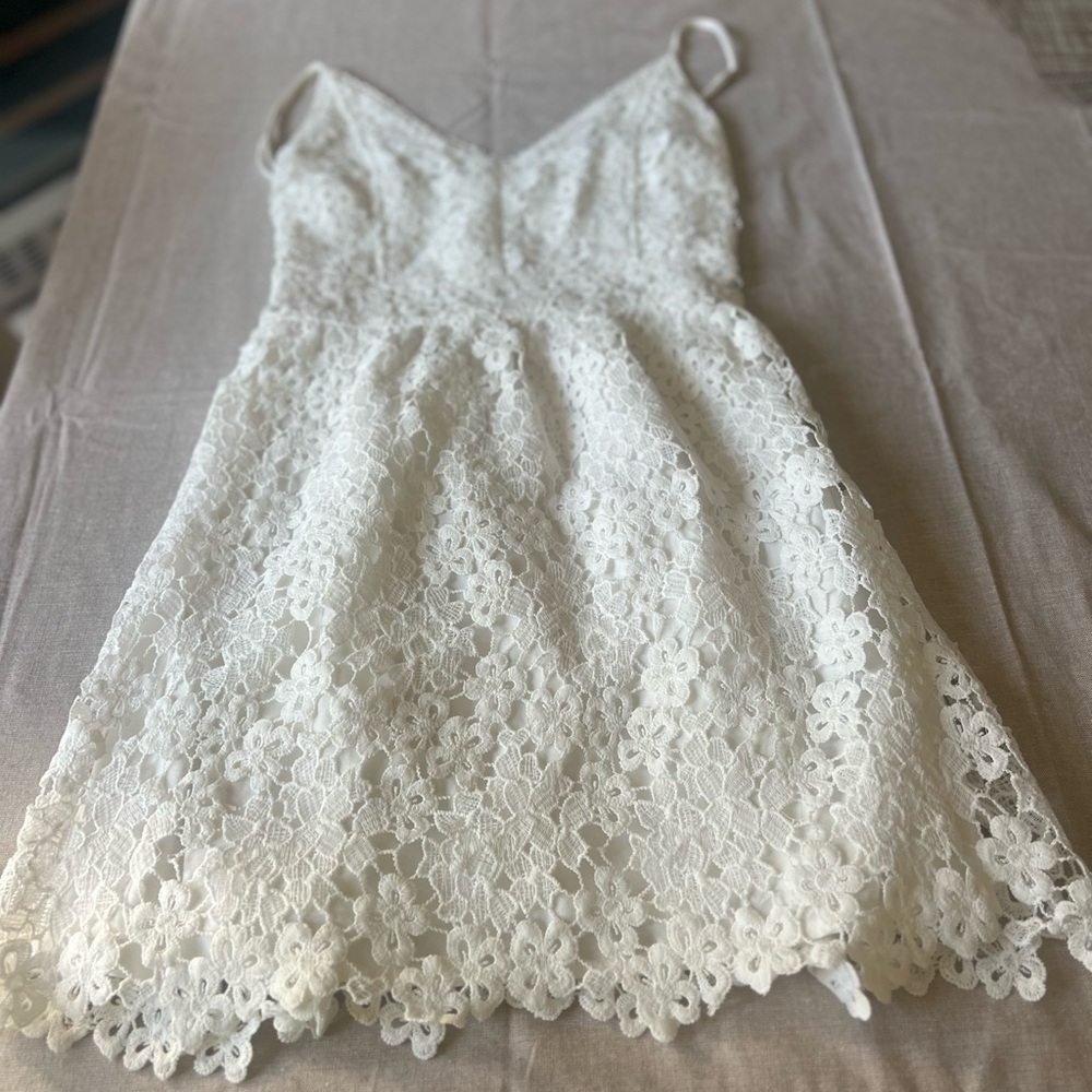 New white lace dress